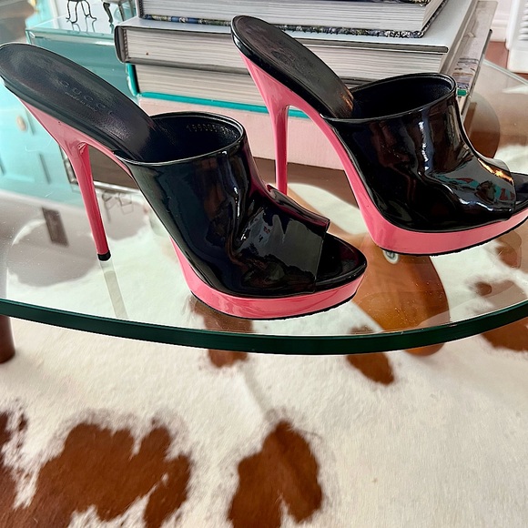 Gucci Black Patent Leather Platform Open ToeMules Slides Size 37
